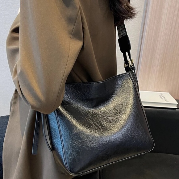 Western Vegan Leather Shoulder Crossbody Bag - Picture 10 of 16